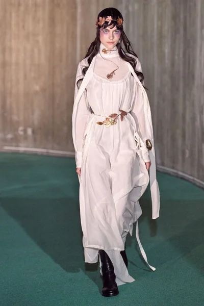 Look 9